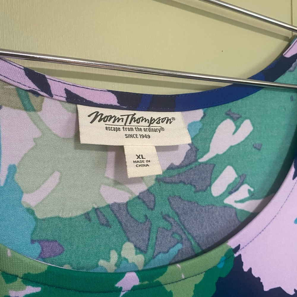 Norm Thompson Blue & Green Patterned Long Sleeved Maxi Dress. Size XL - Picture 4 of 9